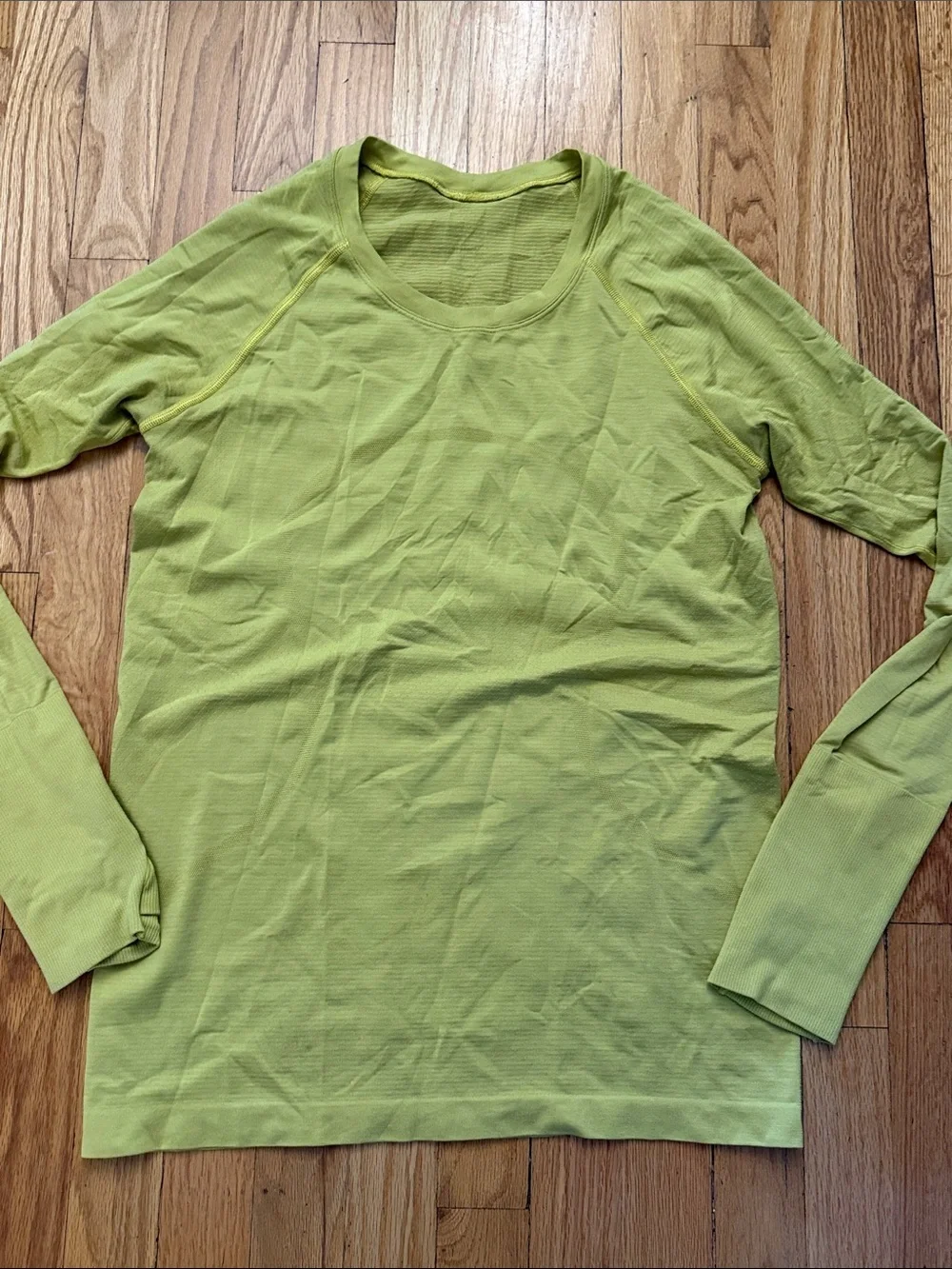 Lululemon sz 10 Swiftly Tech Chartreuse Lightweight Long-Sleeve Top great cond